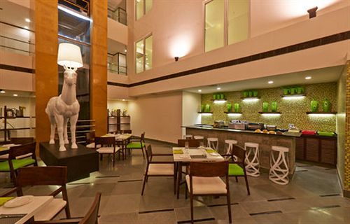 K10 Hotel Vadodara Eksteriør bilde