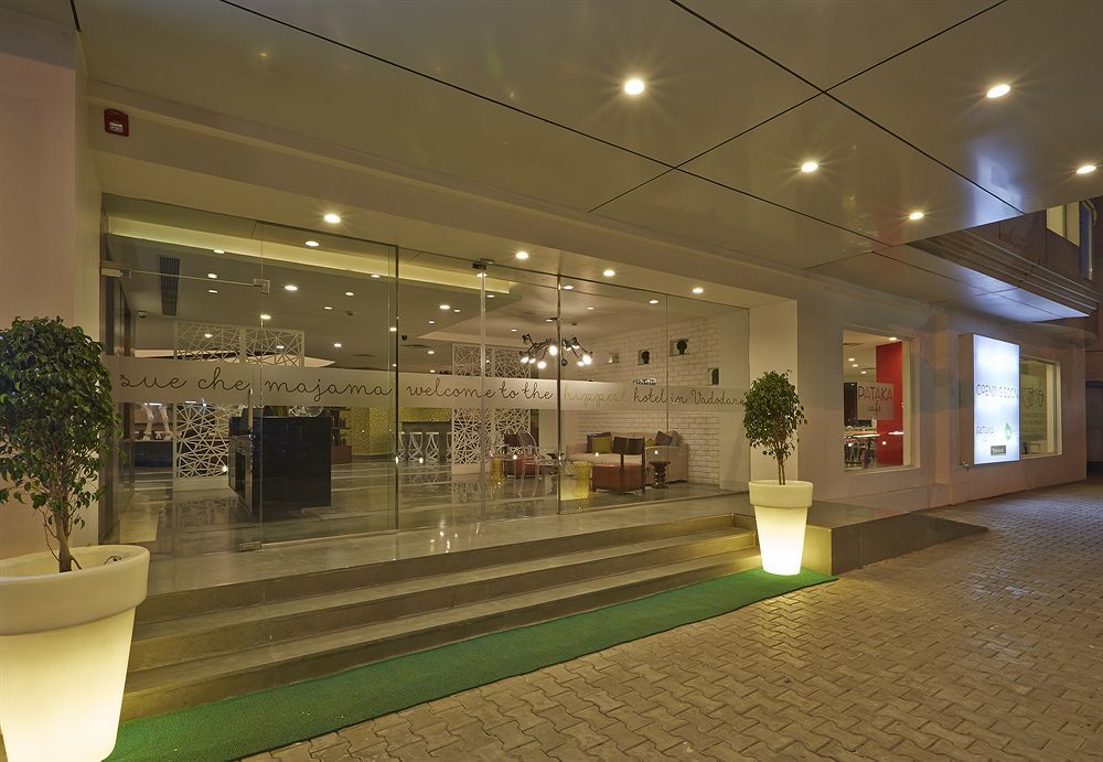 K10 Hotel Vadodara Eksteriør bilde