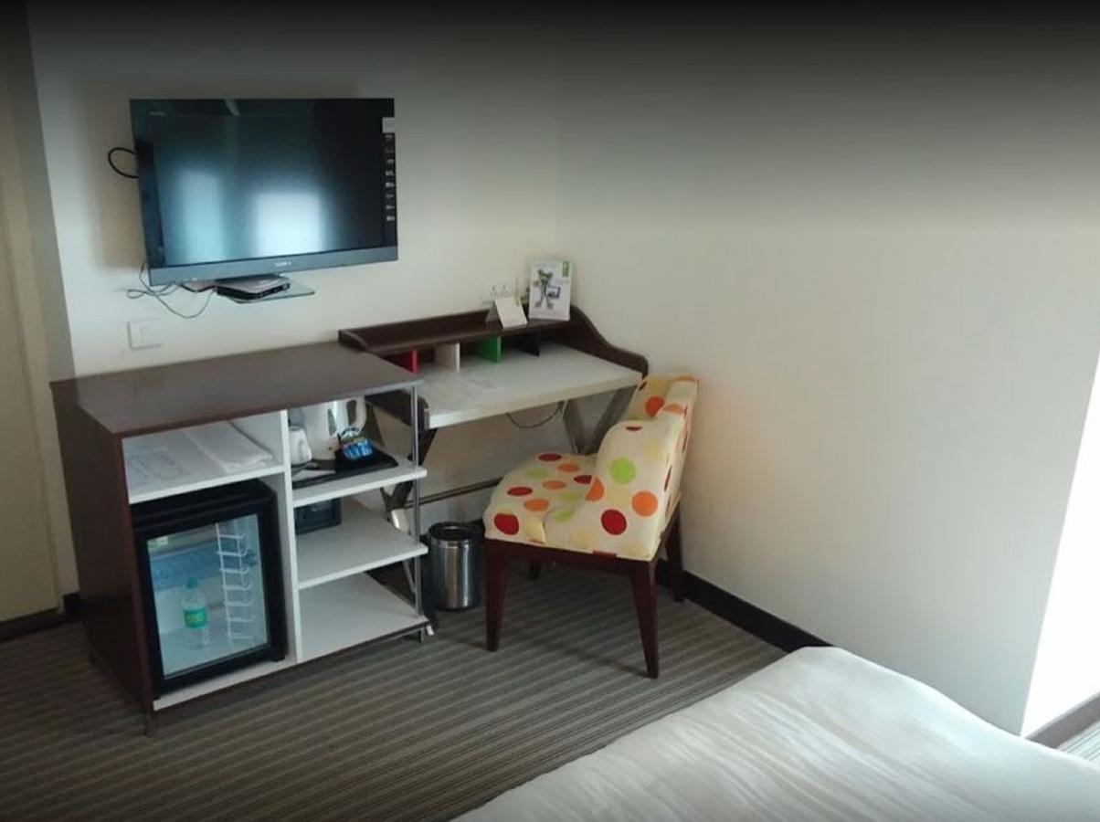 K10 Hotel Vadodara Eksteriør bilde