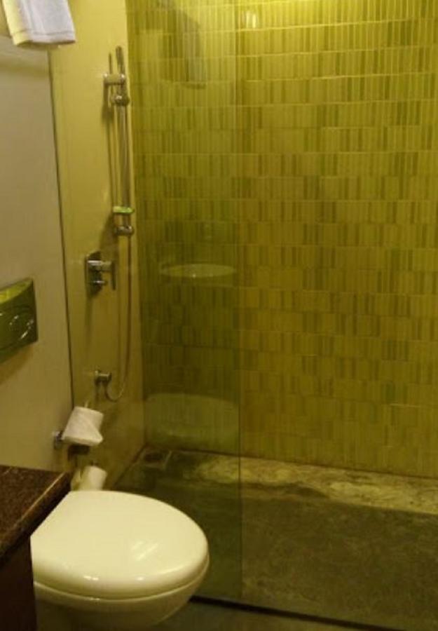 K10 Hotel Vadodara Eksteriør bilde